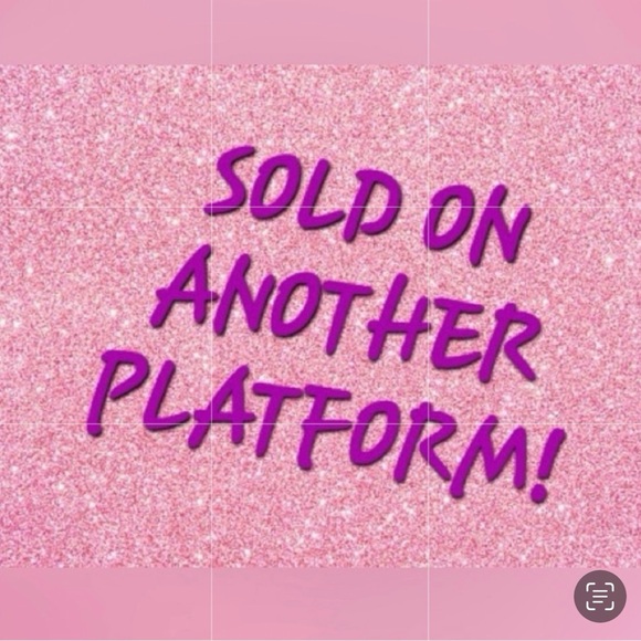 Coach Handbags - Coach Gallery Optic Navy Shoulder Bag in GUC!